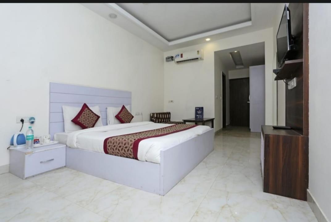 Basoya Farm 2Bhk Villla With Pool - 10 Min Away From Chattarpur Faridabad Bagian luar foto