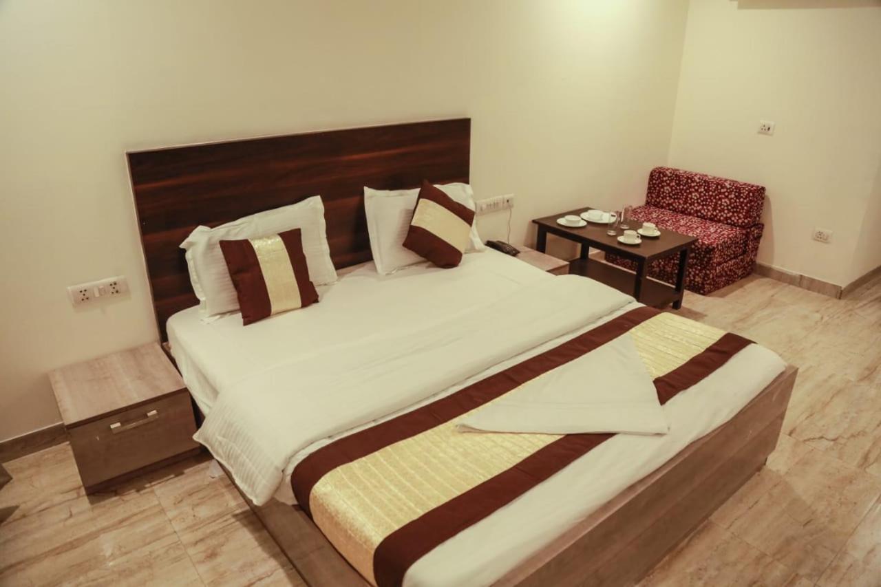 Basoya Farm 2Bhk Villla With Pool - 10 Min Away From Chattarpur Faridabad Bagian luar foto