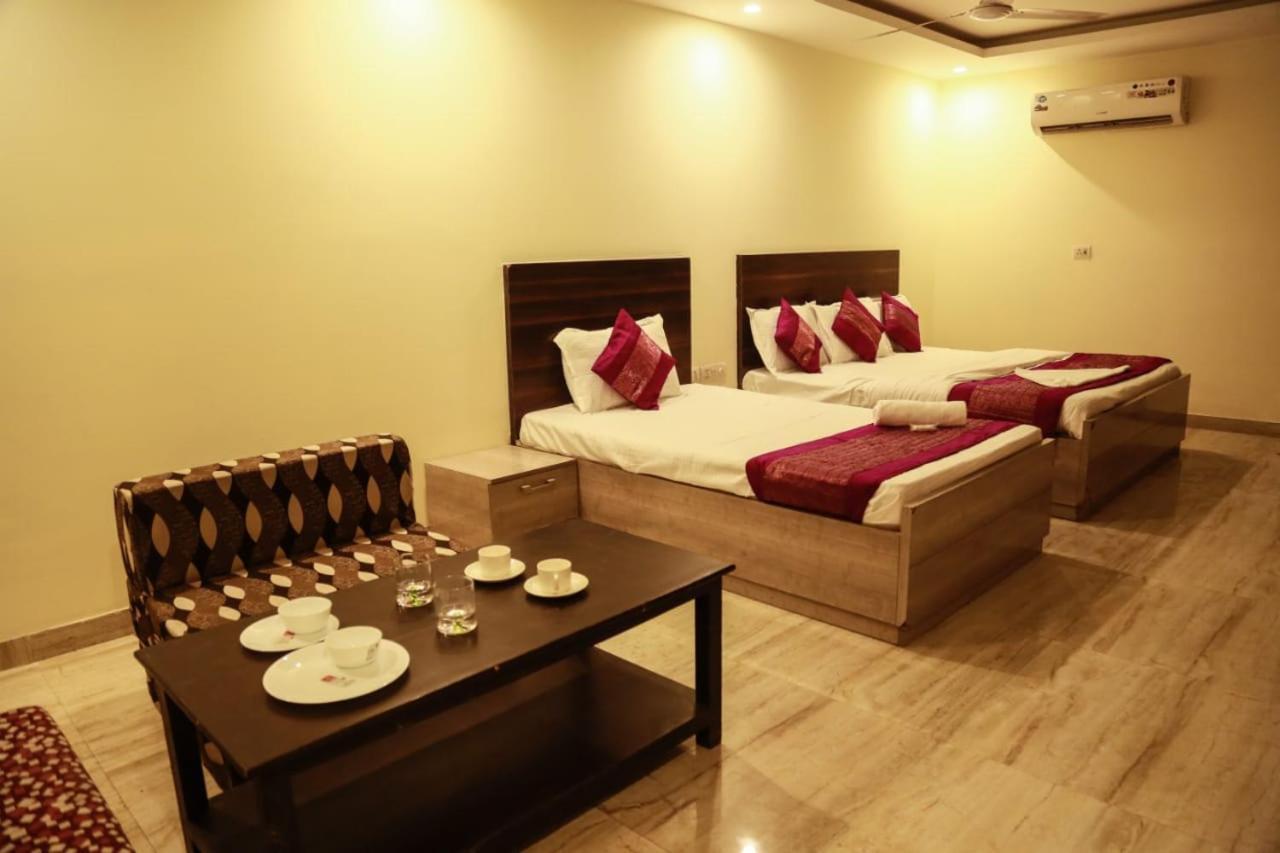 Basoya Farm 2Bhk Villla With Pool - 10 Min Away From Chattarpur Faridabad Bagian luar foto